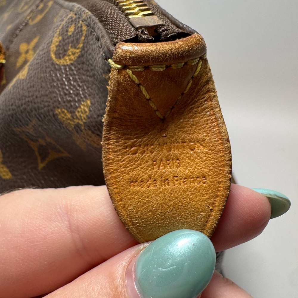 SOLD Louis Vuitton Totally MM Monogram Tote Bag - Picture 7 of 14